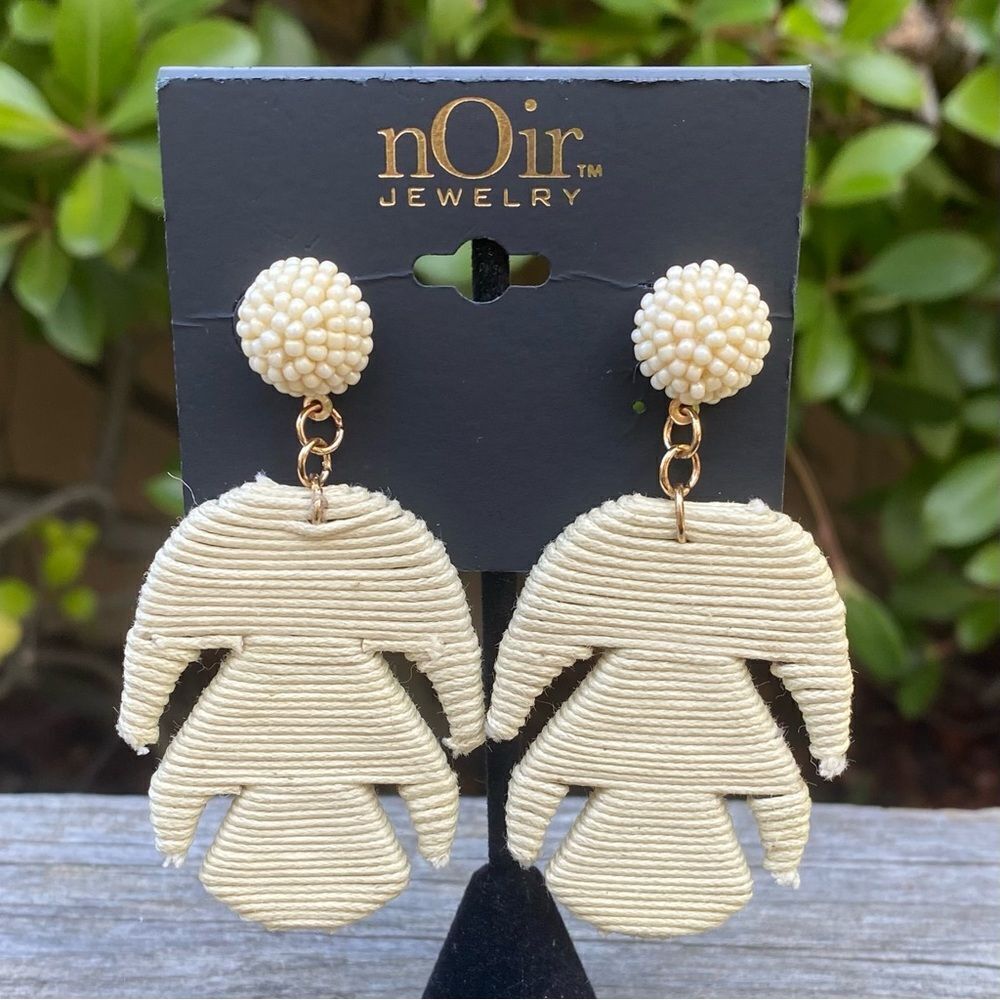 Noir Jewelry Yellow Fabric Thread Palm Leave Dangle Earrings. NWOT Western BOHO